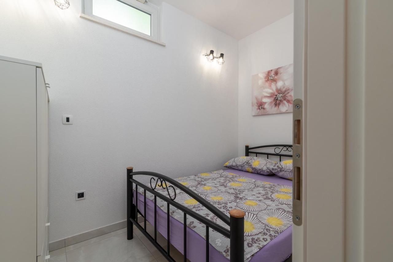 Apartment Leo Trogir Exterior foto