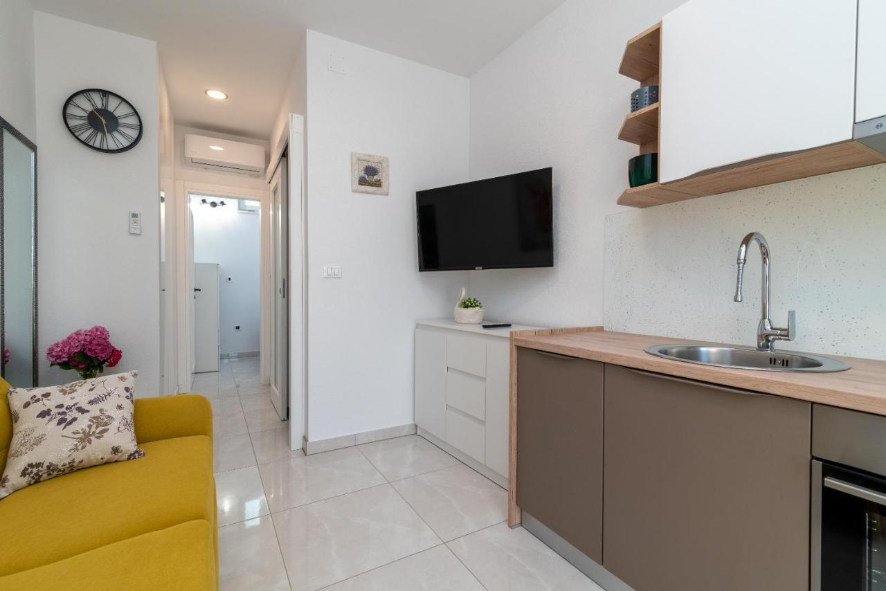 Apartment Leo Trogir Exterior foto