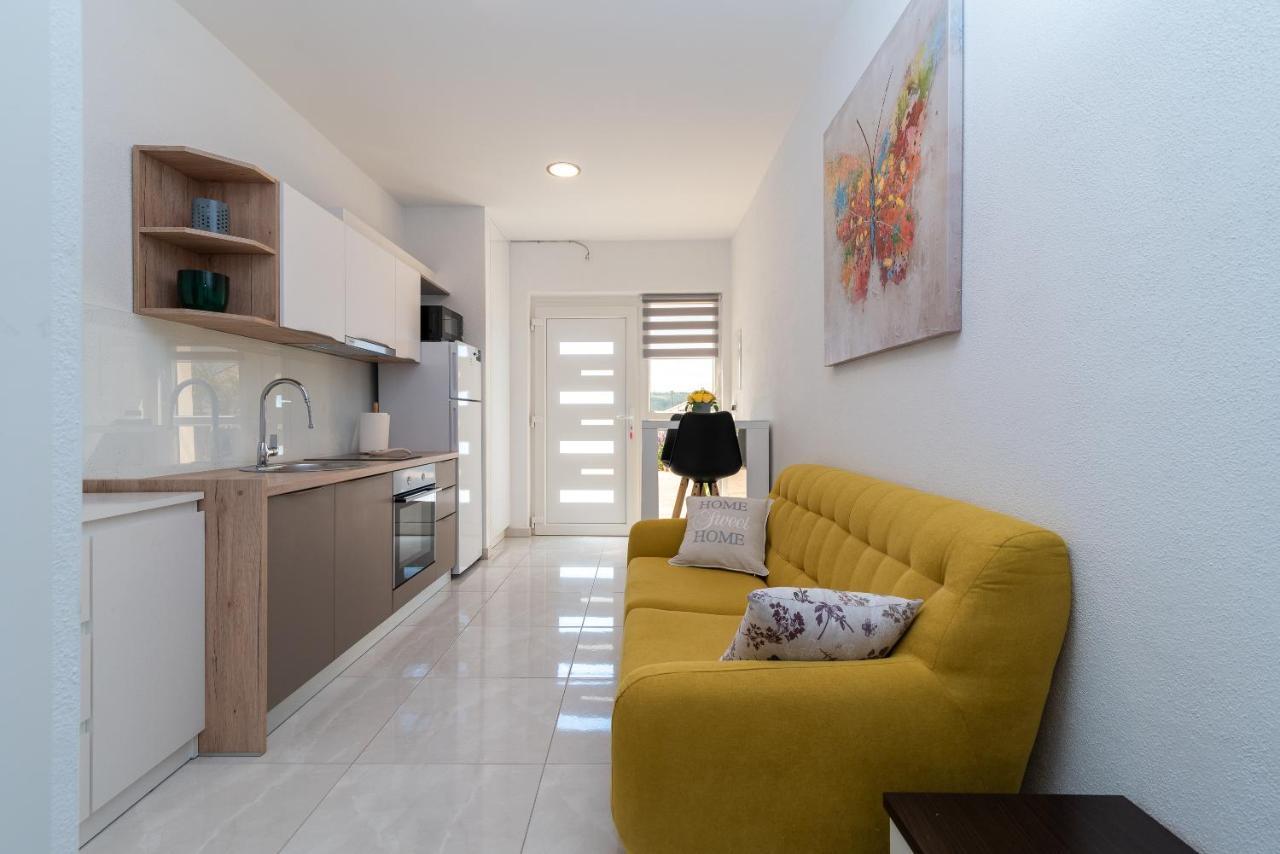 Apartment Leo Trogir Exterior foto